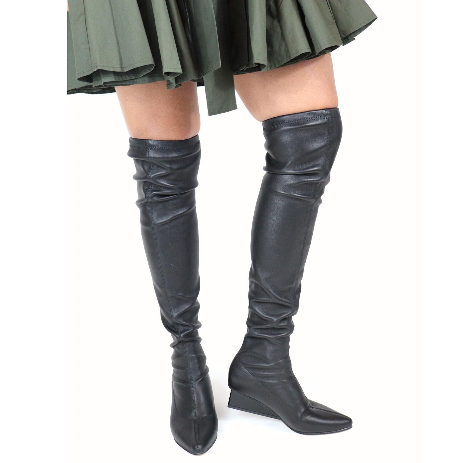 All Black - Women's Square Edge Boots