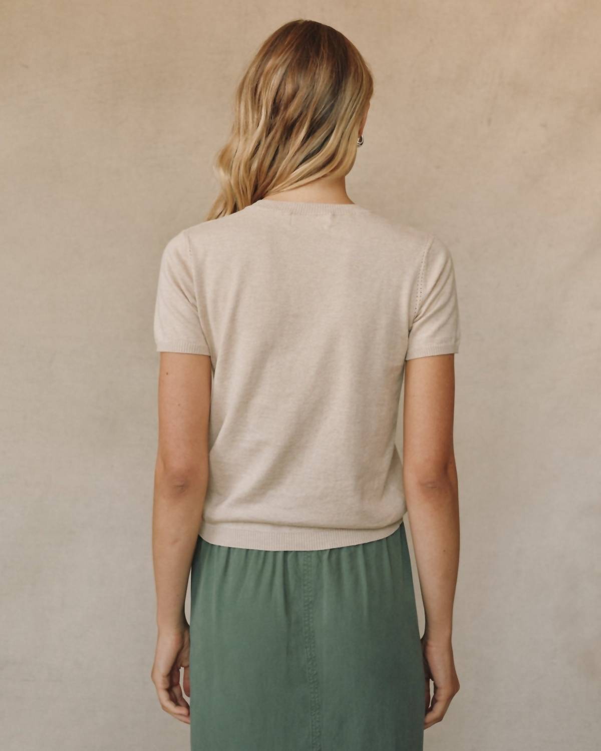 Bella Dahl Short Sleeve Crew Neck Top in sable sand - women's t-shirt - detail view