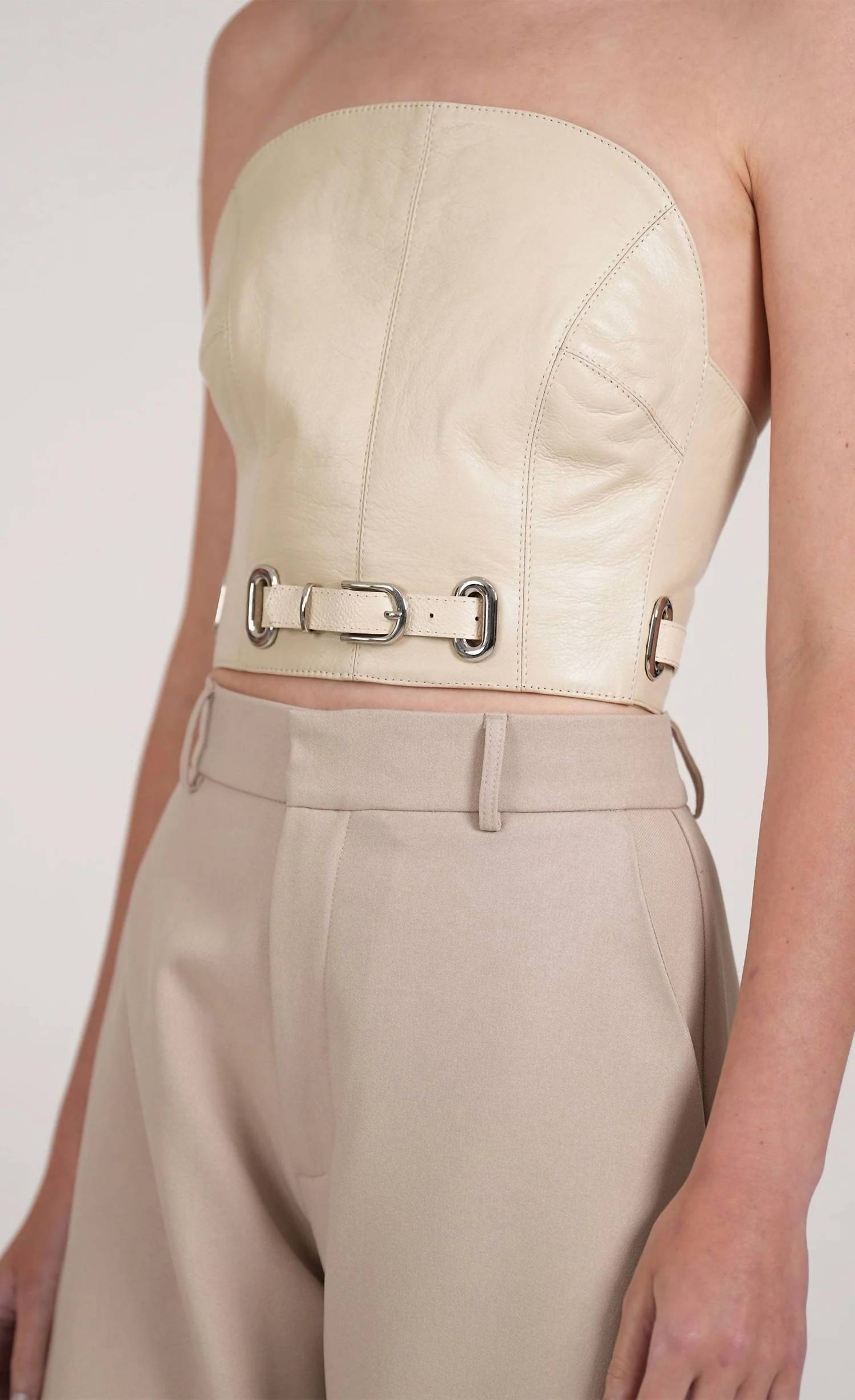 Nonchalant Label - Sia Crop Top