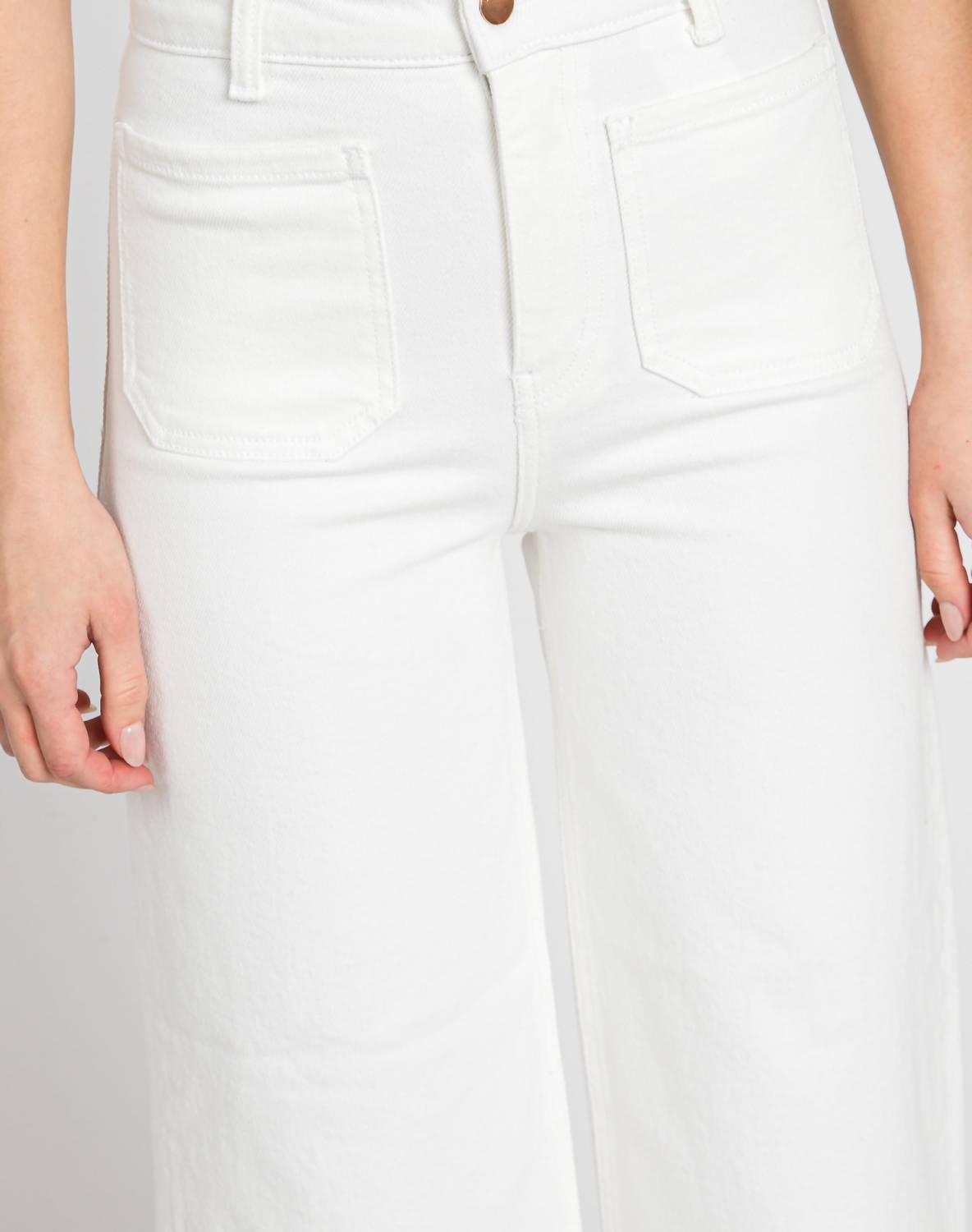 Letter To Juliet - A-line Patch Pocket Wide Leg Jeans