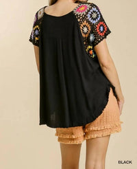 Umgee - Donna Crochet Sleeve Frayed Top