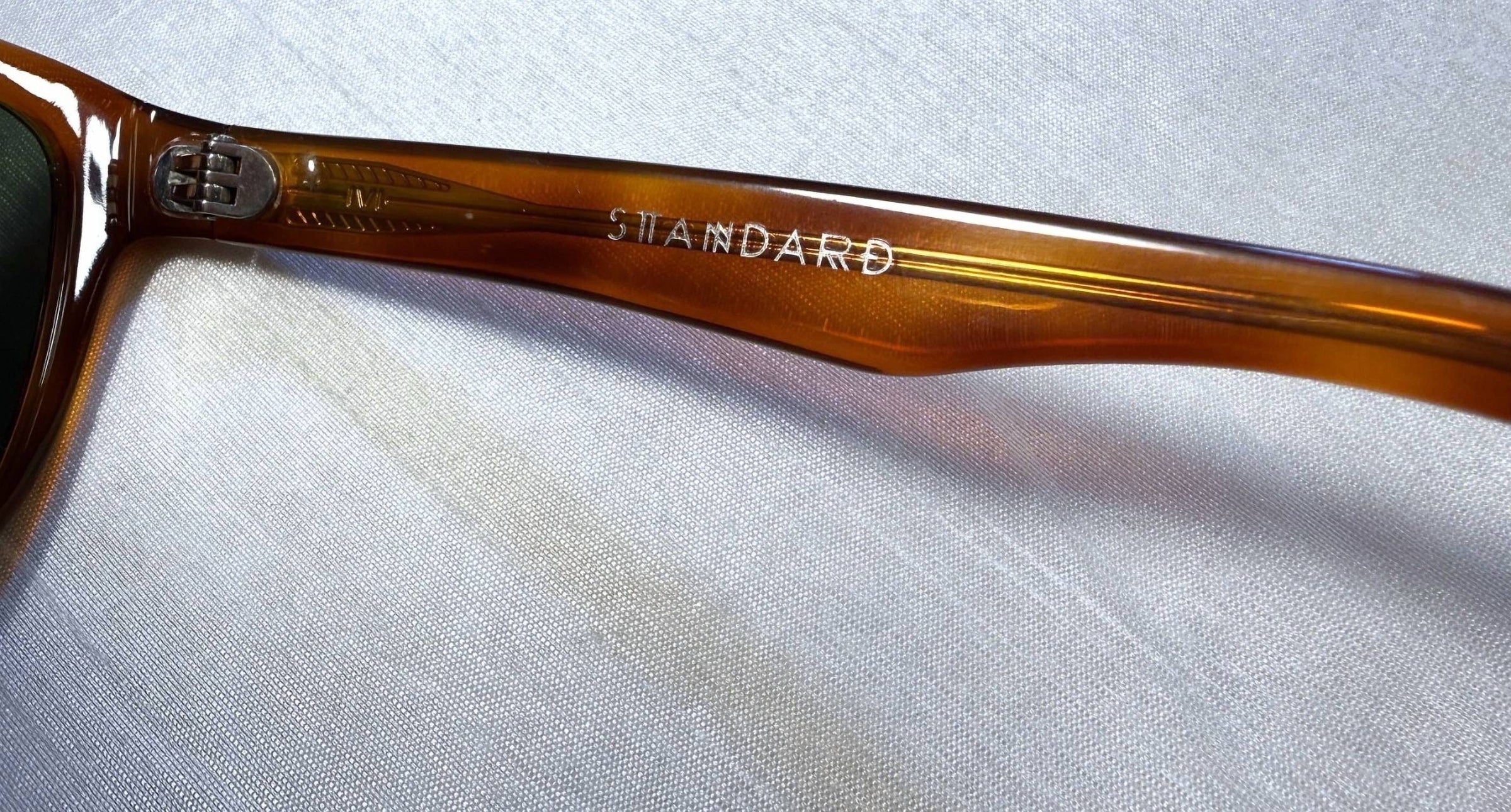 Ivi Vision - Unisex Standard Sunglasses