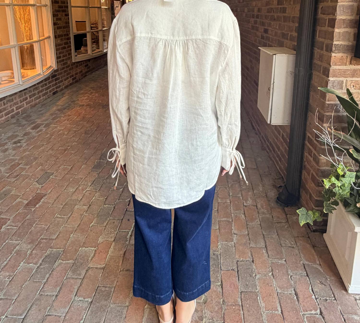 Strawberry Paris - Mei Long Sleeve Button-up Top