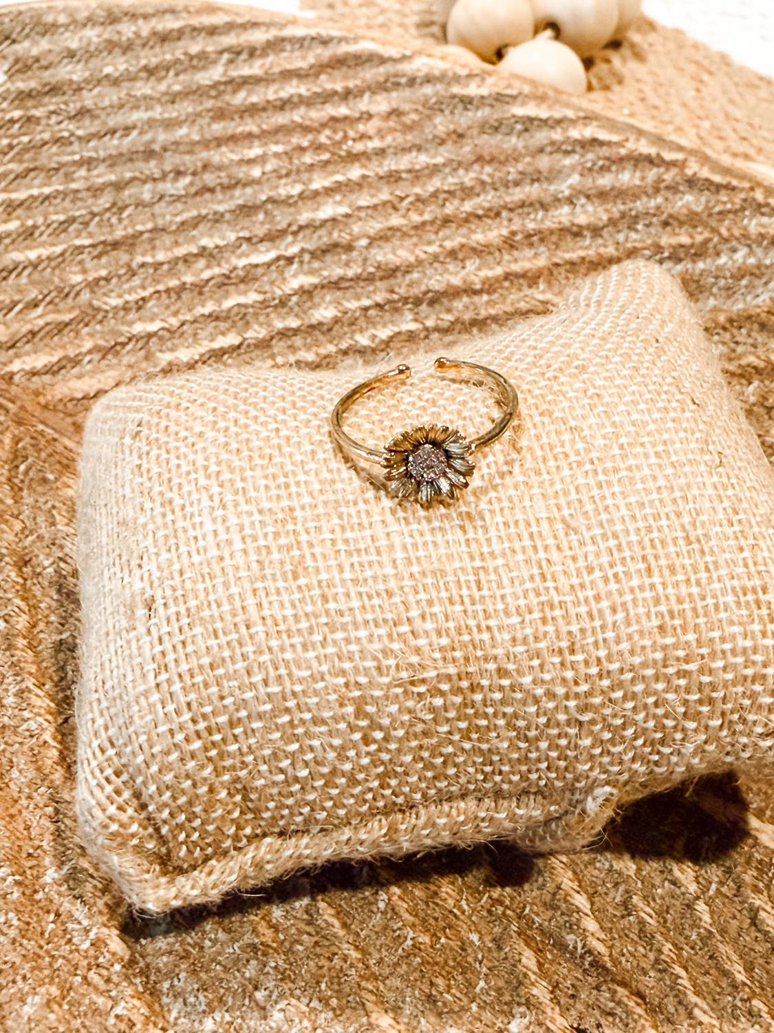 Southern Seoul - Women's Sunflower Adjustable Ring