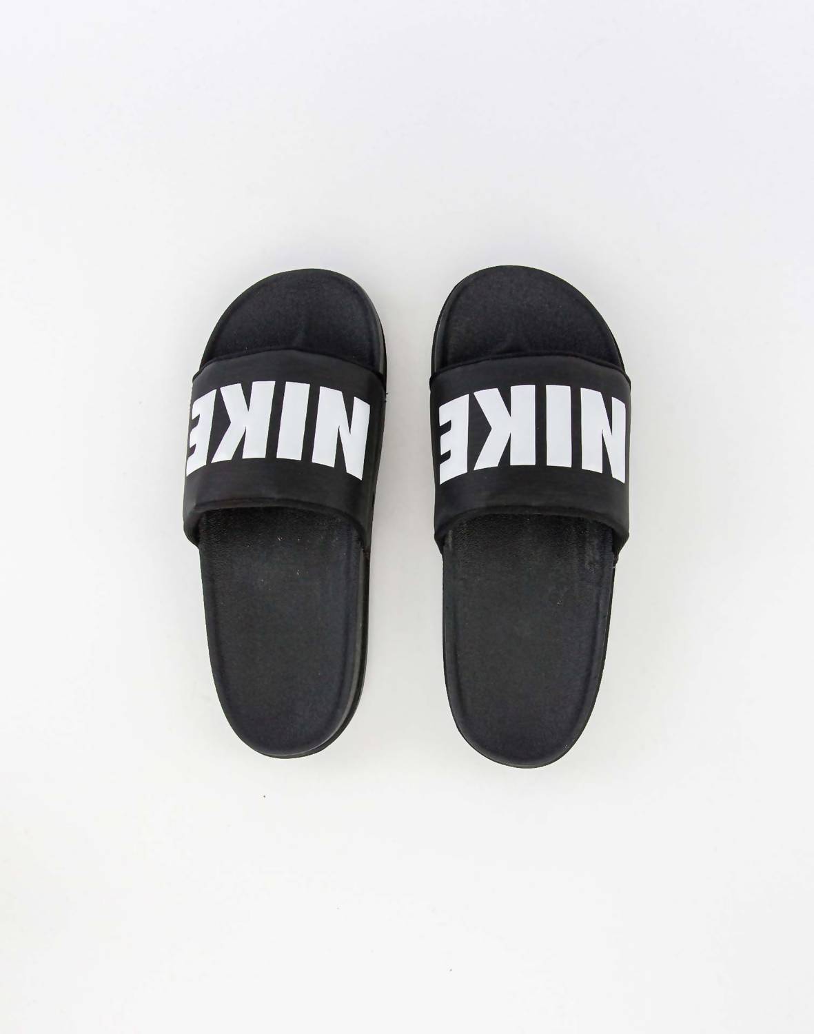 NIKE Unisex - Offcourt Slide in black - item - detail view