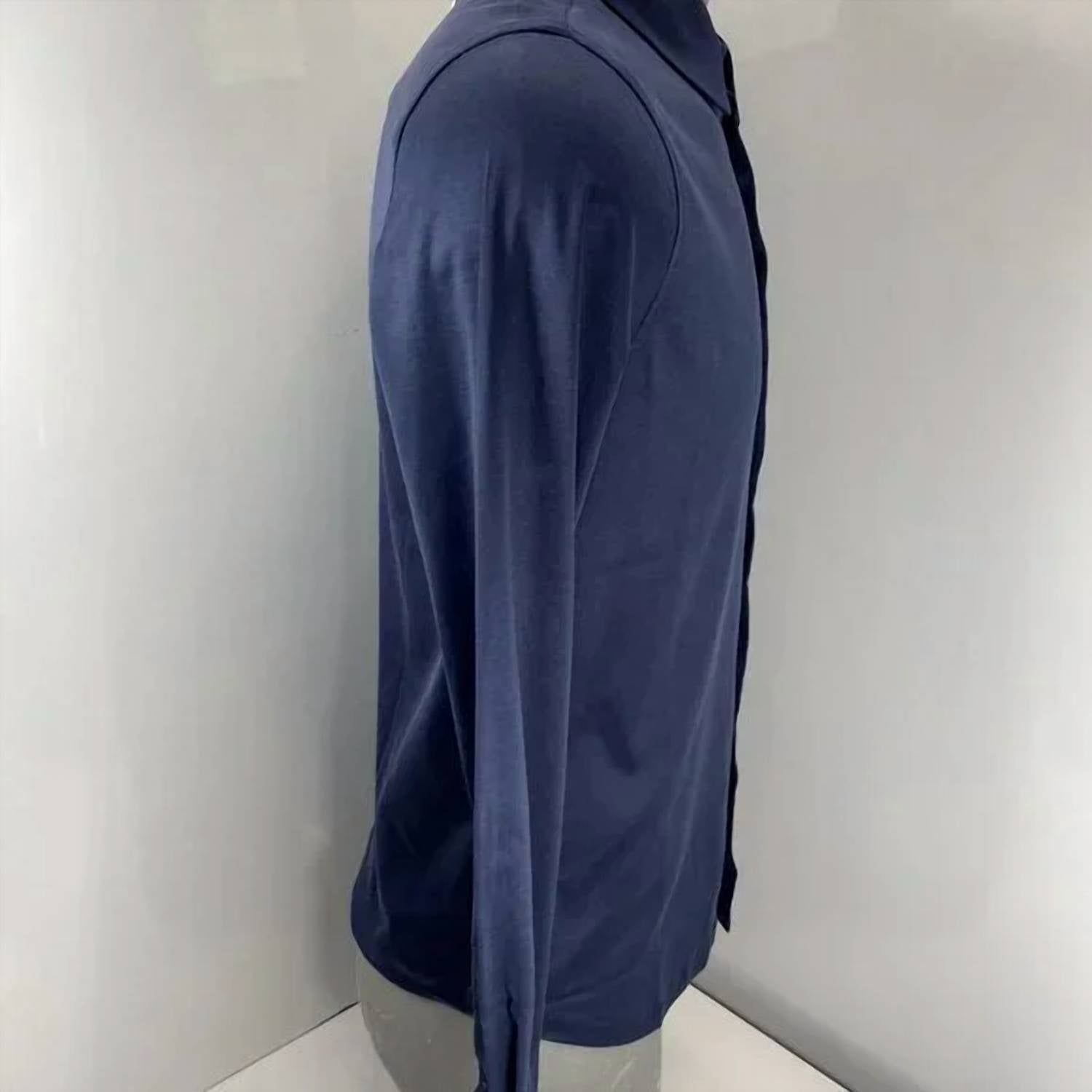 Icon Amsterdam Men’s The Luxe Button-up Shirt in navy blue - men's shirt - detail view