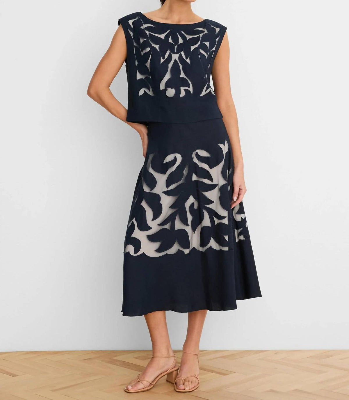 Nic + Zoe - Antibes Linen Cut Out Top