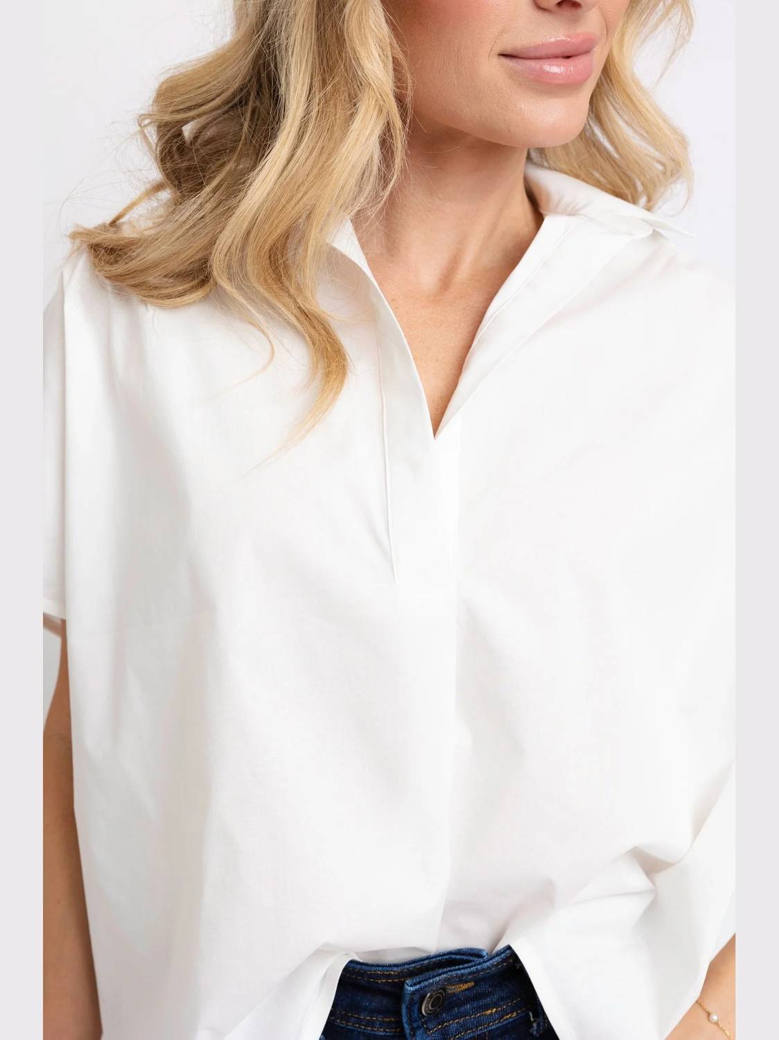 Karlie - Poplin V-neck Top