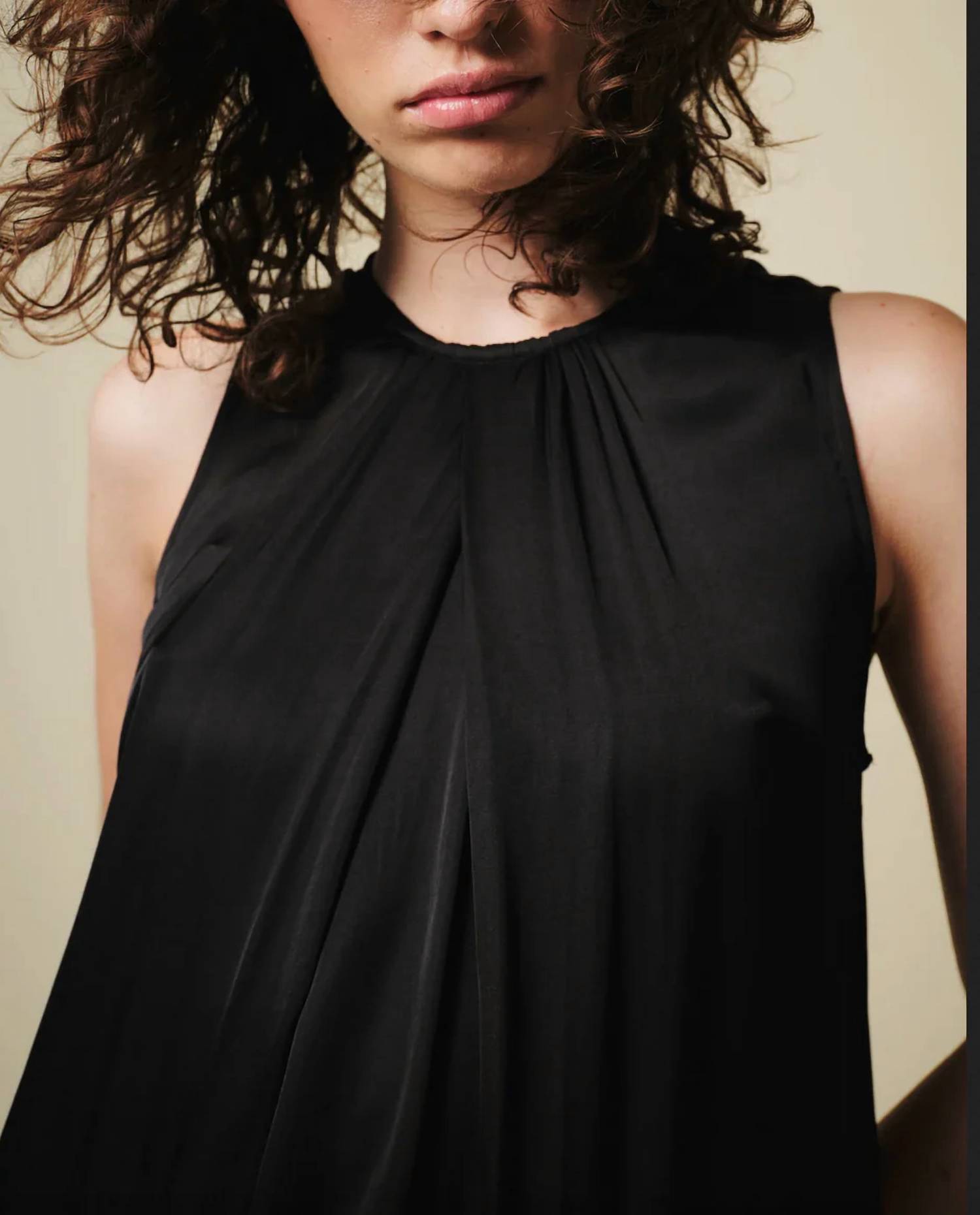 Saint Art - Sadie Sleeveless Blouse