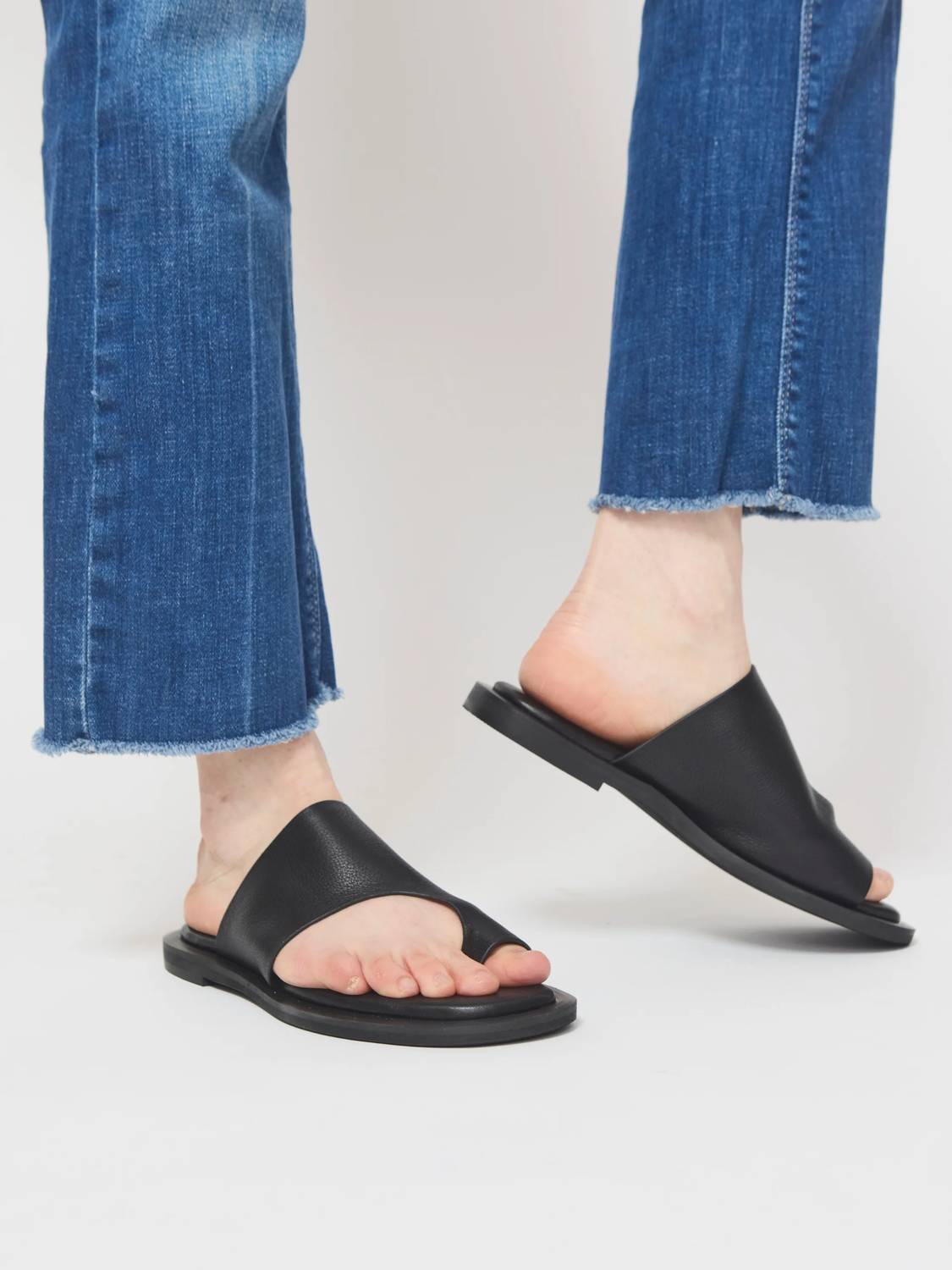 All Black - Women's One Side Slide