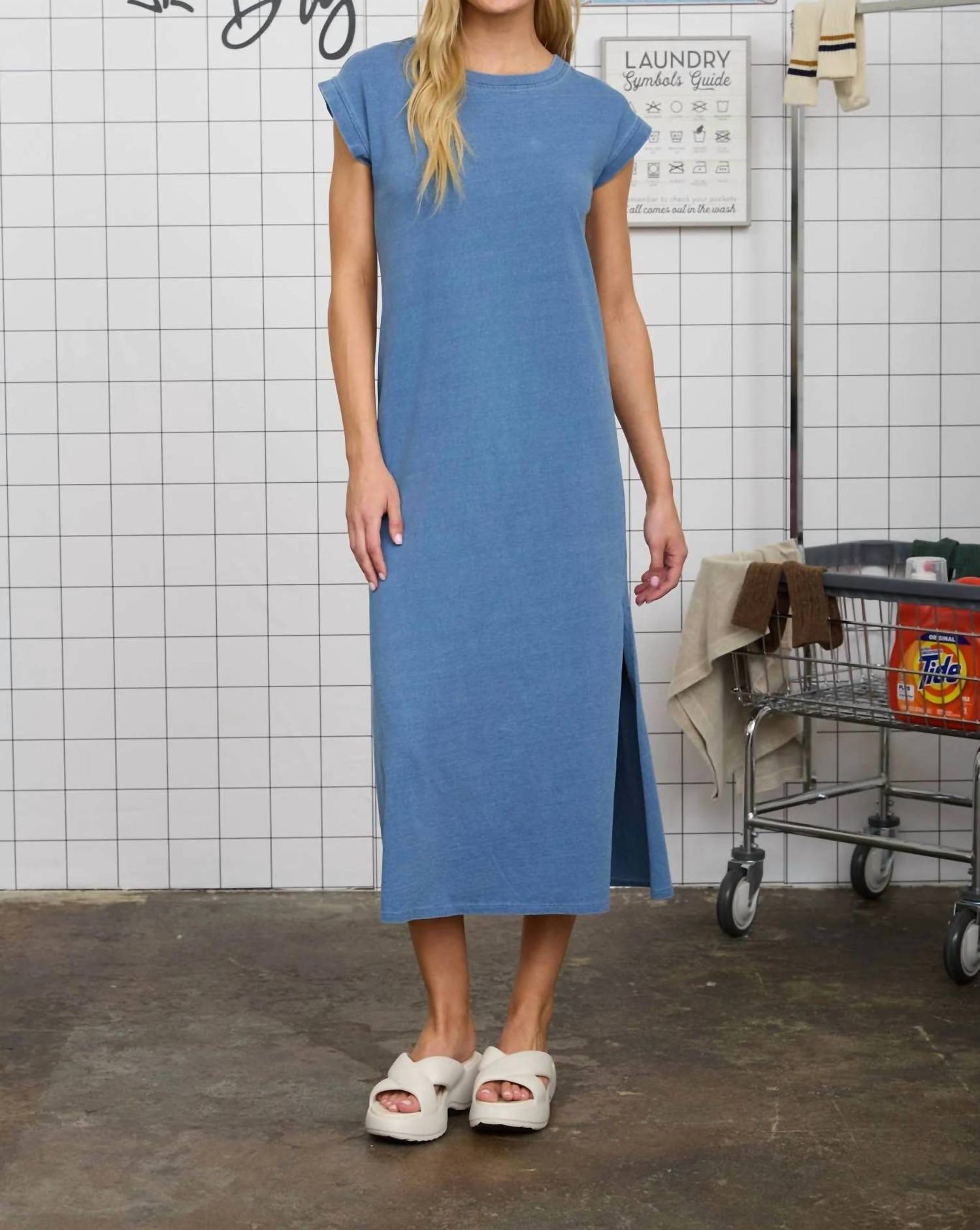 Joa - Short Sleeve Side Slit Detail Knit T-shirt Midi Dress