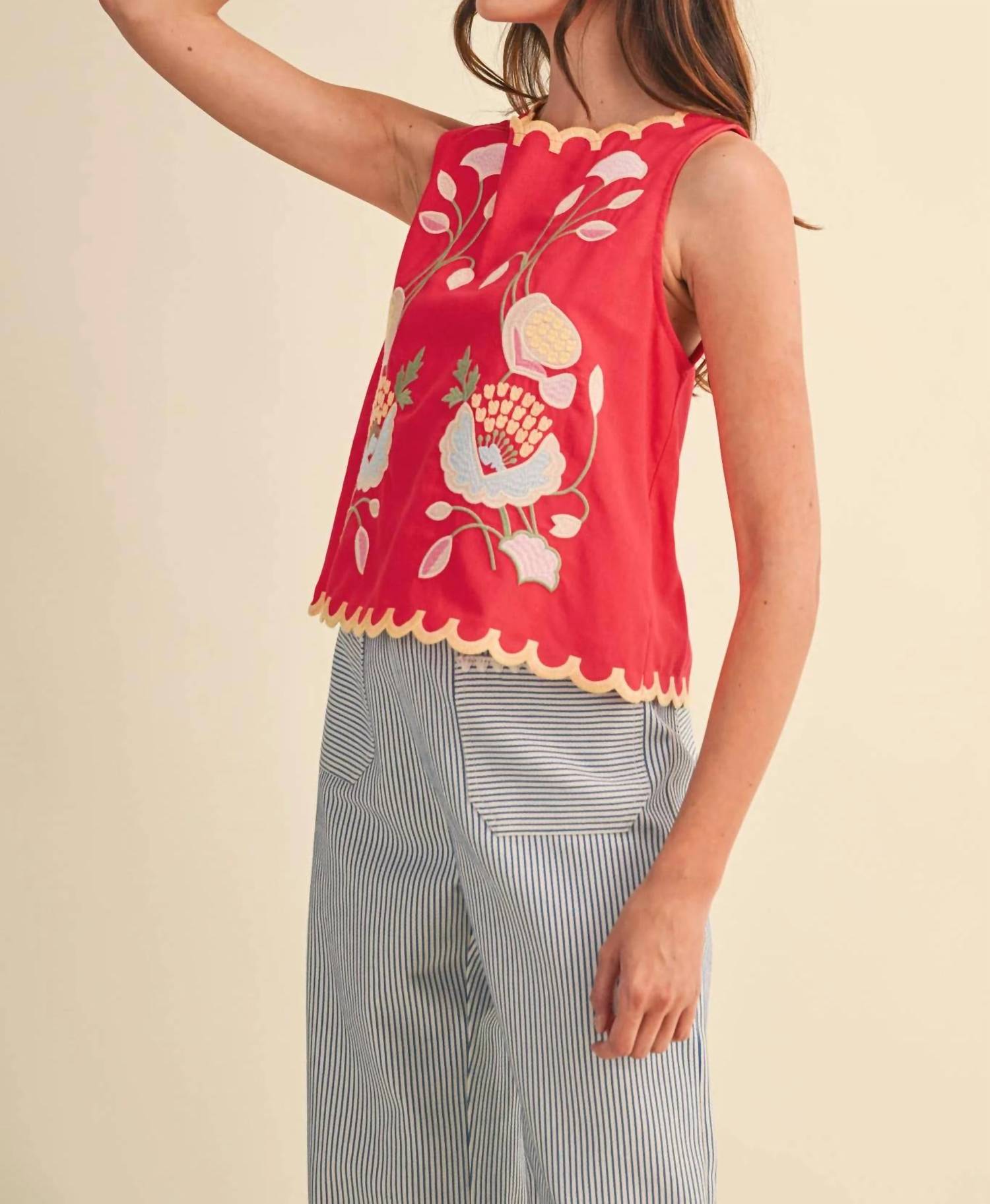 &Merci - Floral Embroidery Scalloped Tank