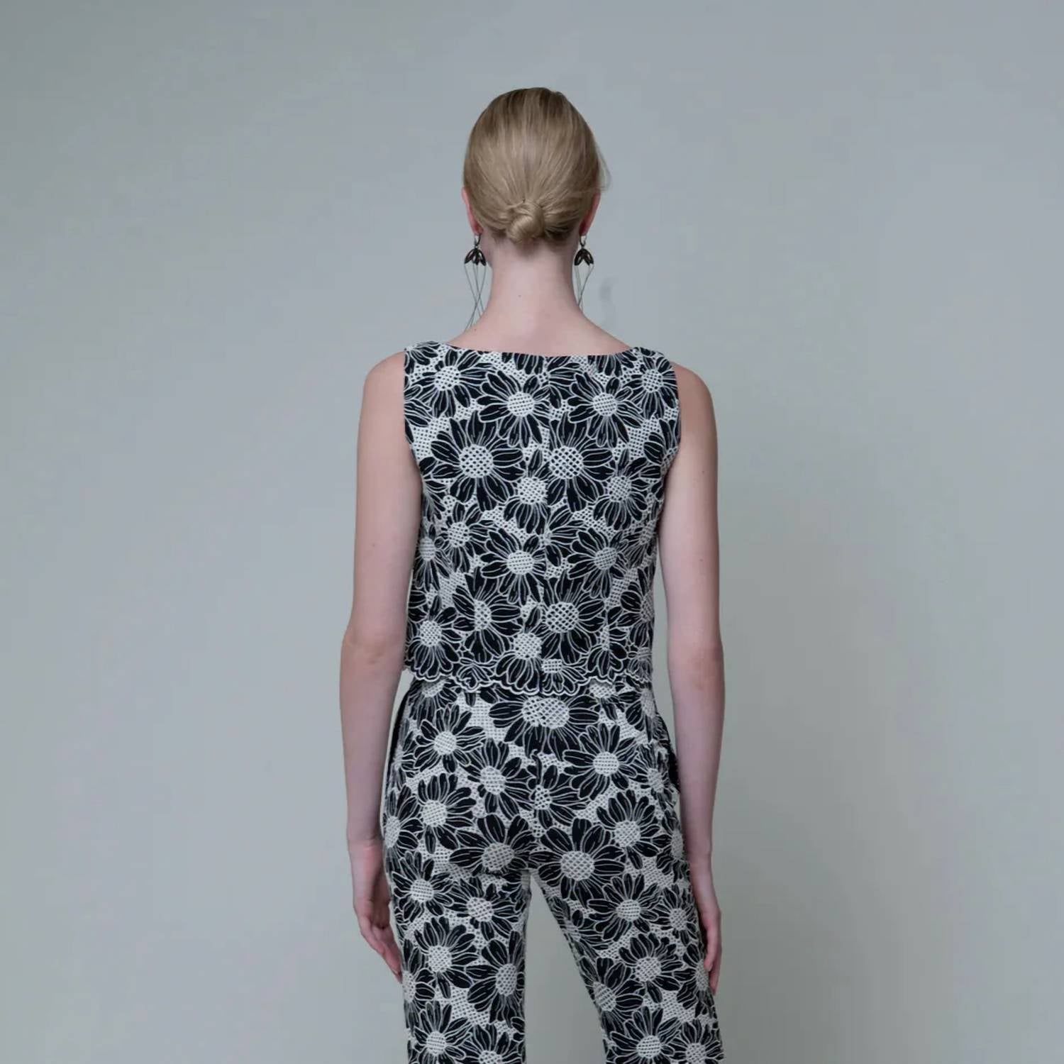 Maison Zoulias - Spring Lace Crop Top