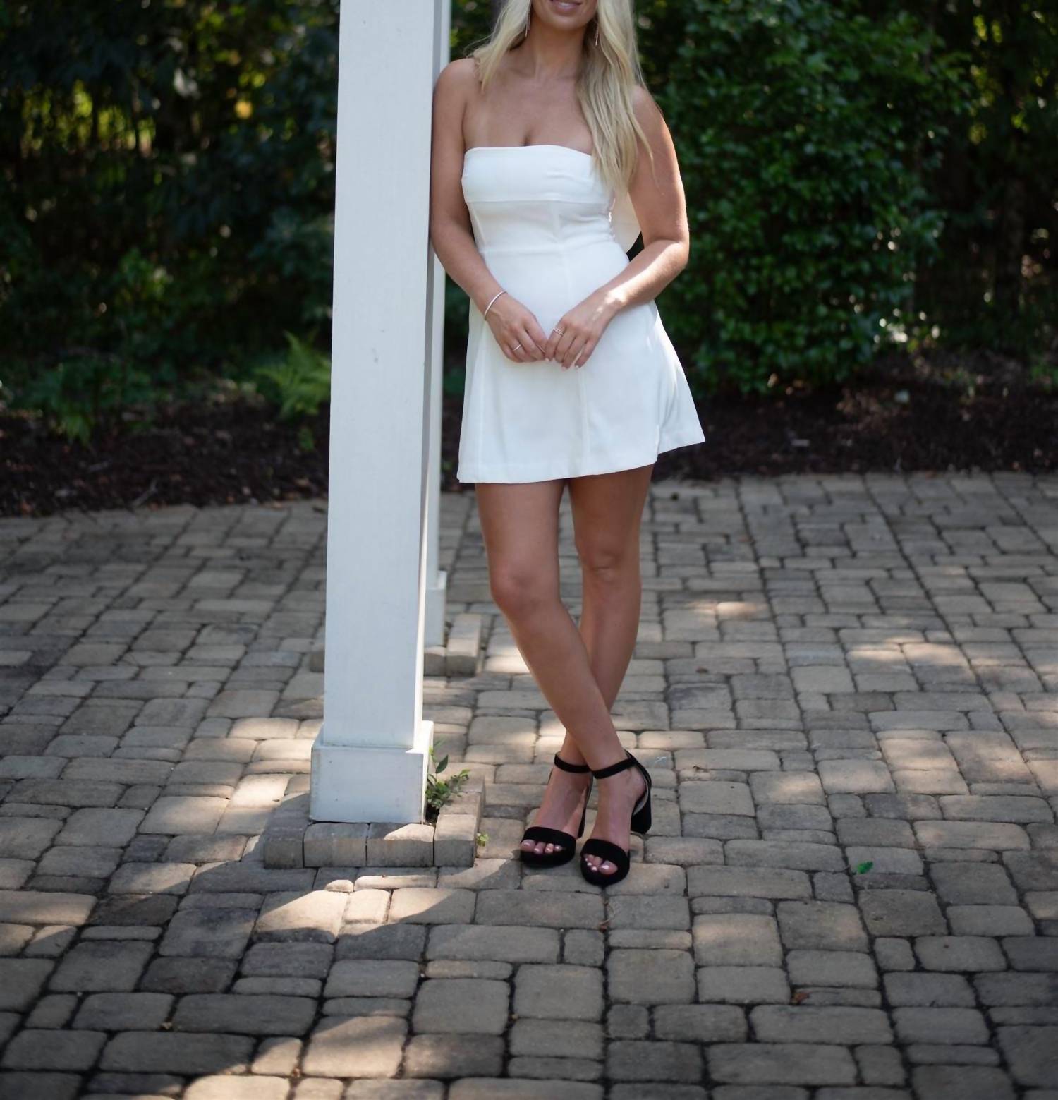 Glam - Women's Dainty Bow Strapless Mini Dress