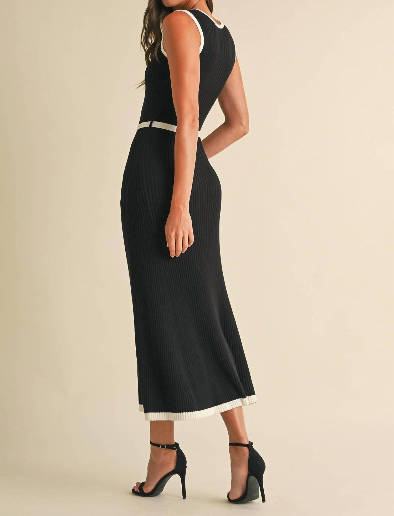 Endless Blu. - Sleeveless Midi Sweater Dress