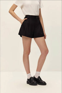 Elodie - Valeska Short With Side Seam Pockets