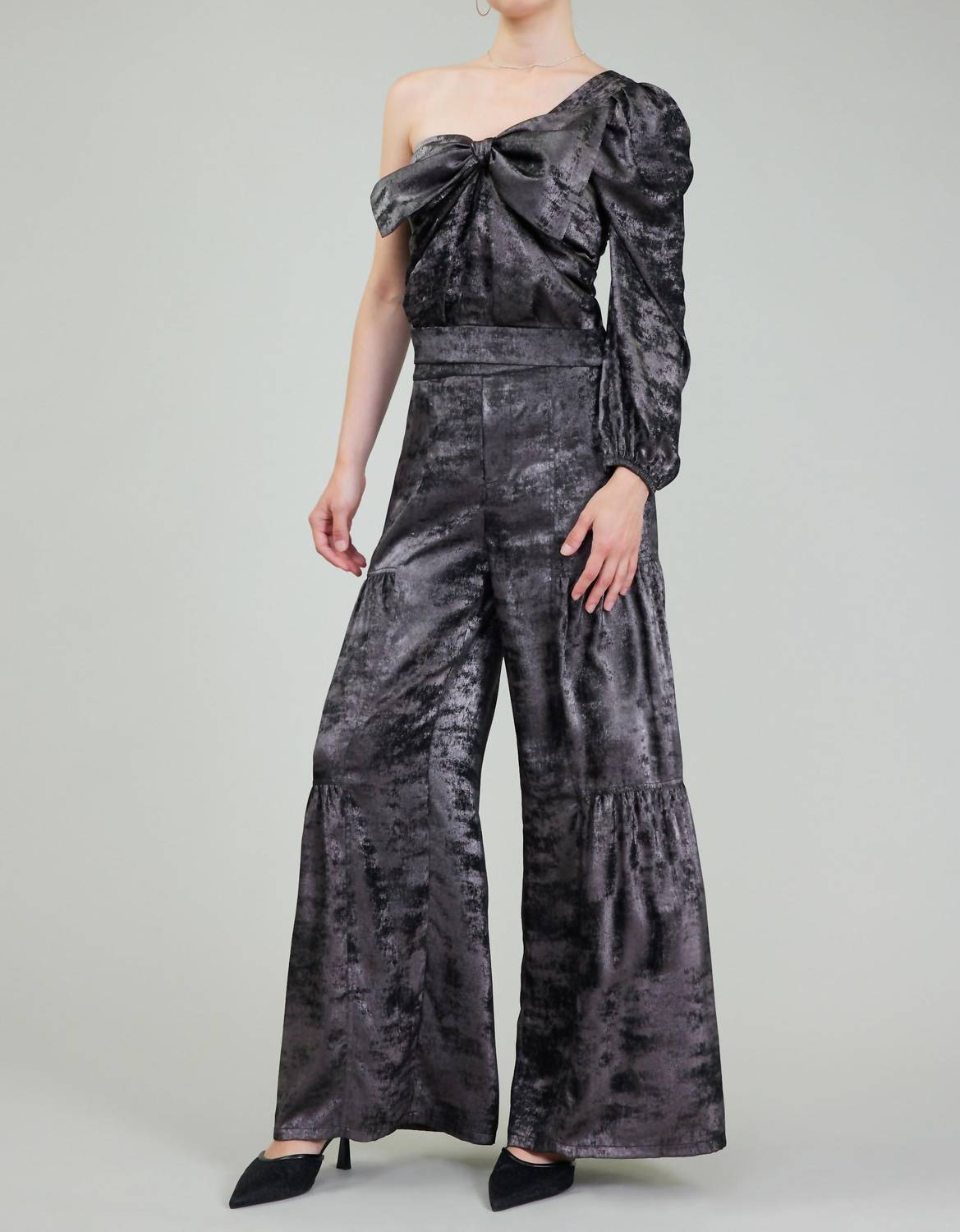 Current Air - ONE SHOULDER BOW TOP