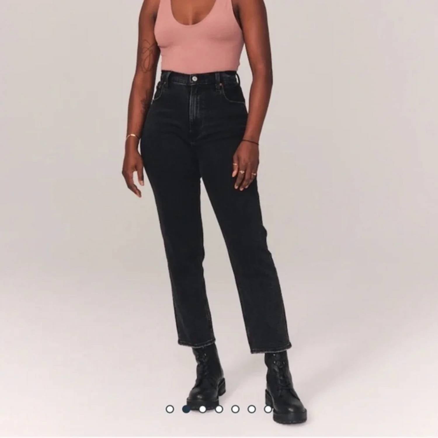 Abercrombie & Fitch - Ultra High Rise Ankle Straight Jeans