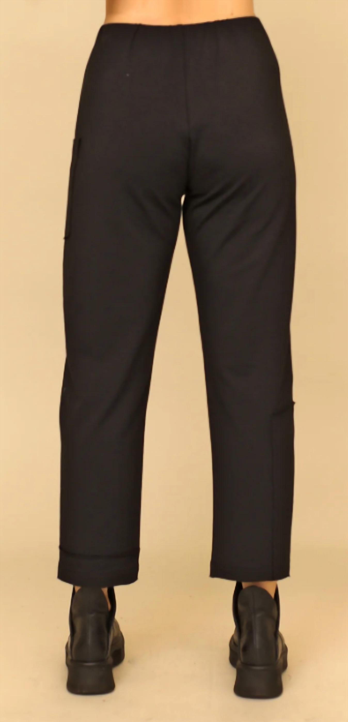 Chalet Et Ceci - Mirabel Pant