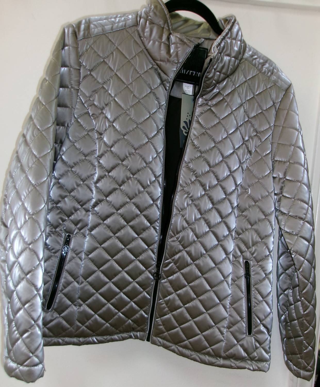 Dolcezza - Women's Puffer Jacket With Zippered Side Pockets