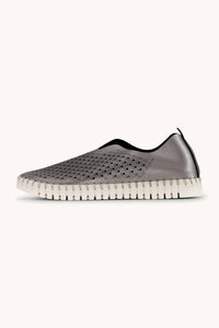 Ilse Jacobsen Women's Tulip 3576 Shoes in gunmetal - women's flats - detail view