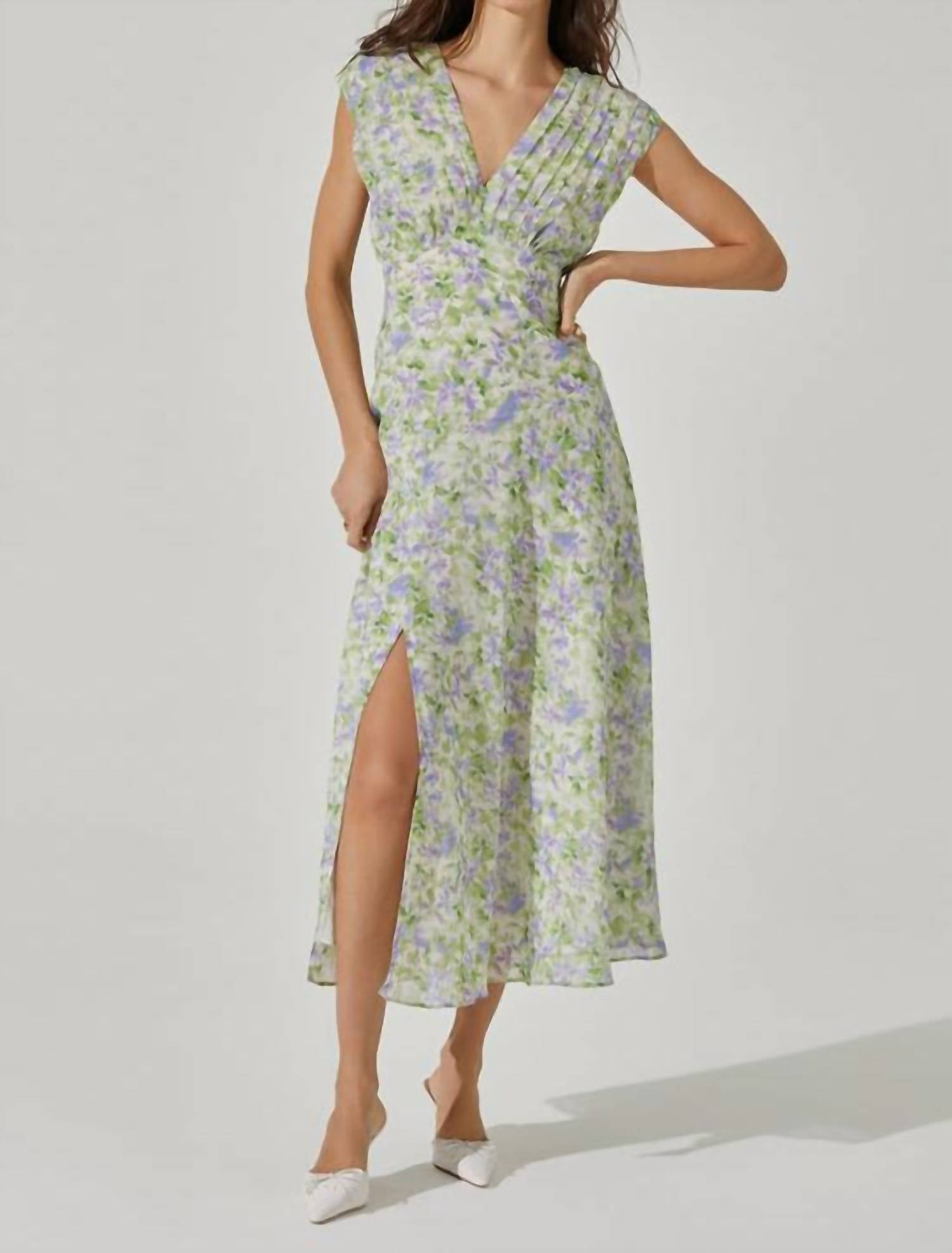 Astr - V-neck Pleated Floral Midi Dress