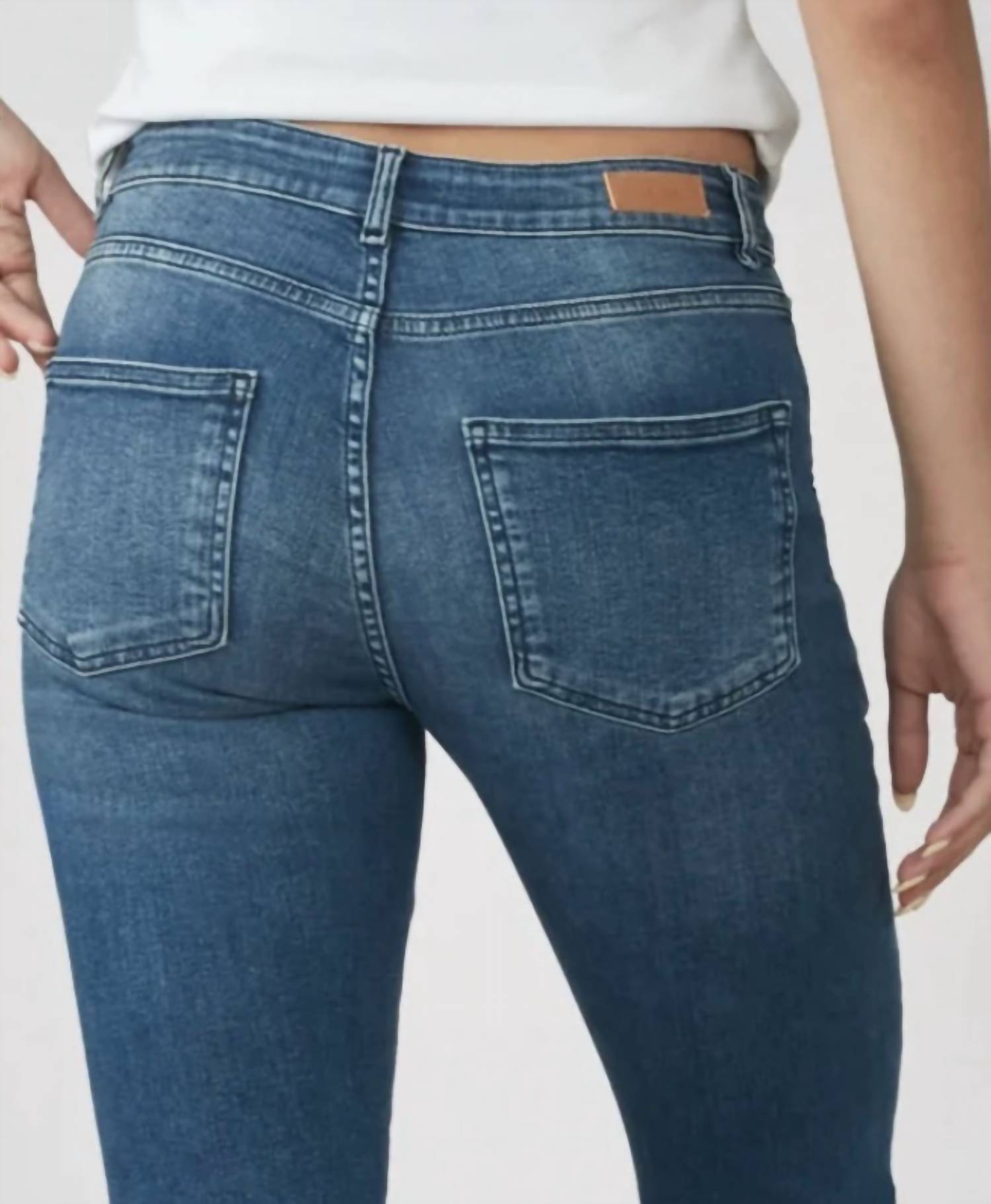 Lola Jeans - BILLIE HIGH RISE BOOT CUT JEANS