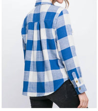 Love Tree - Women's Plaid Collared Shirt With Front Pockets