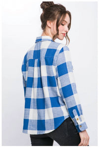 Love Tree - Women's Plaid Collared Shirt With Front Pockets