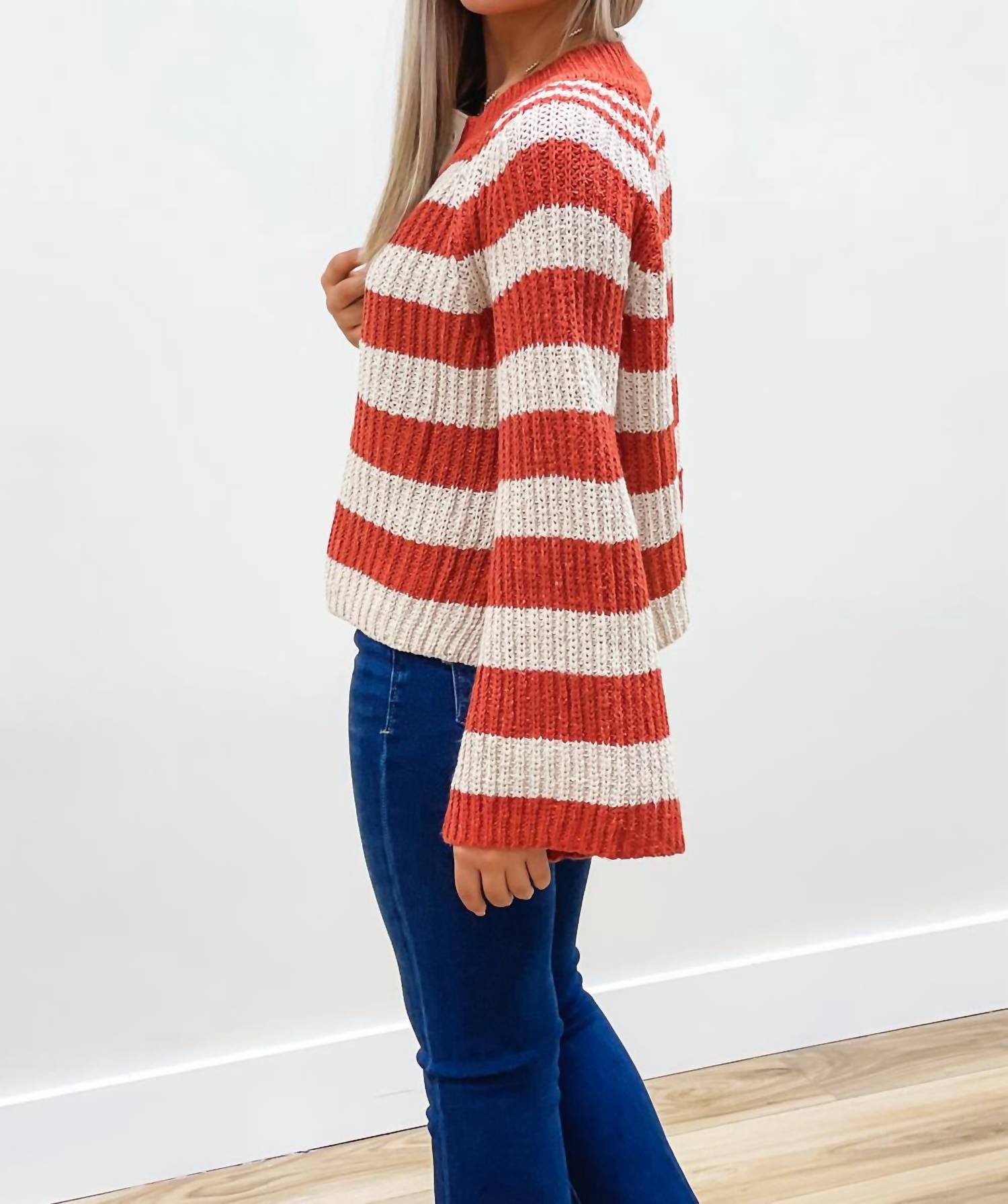 Ee:Some - Warm Embrace Sweater
