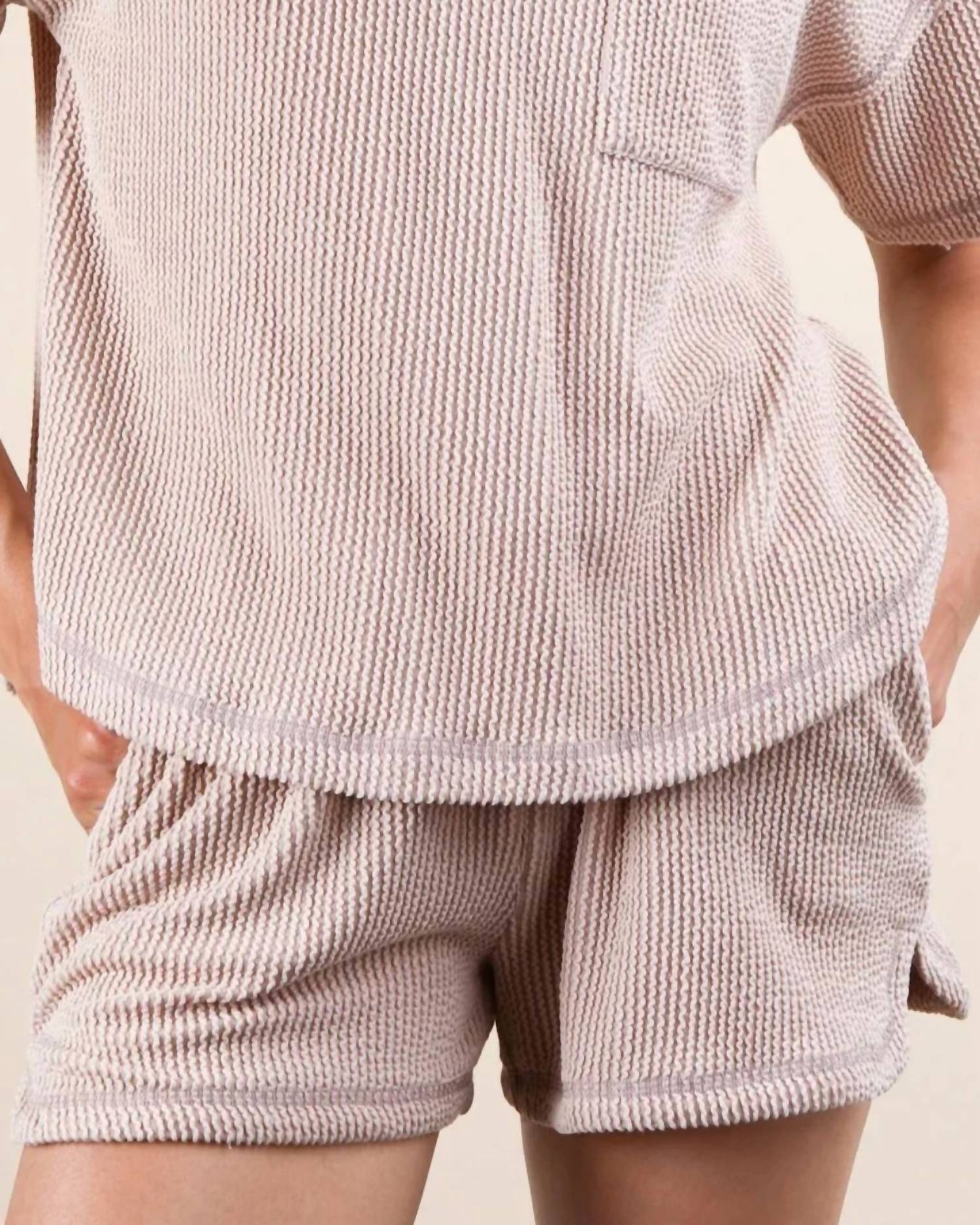Kld. Signature - Striped Textured Shorts