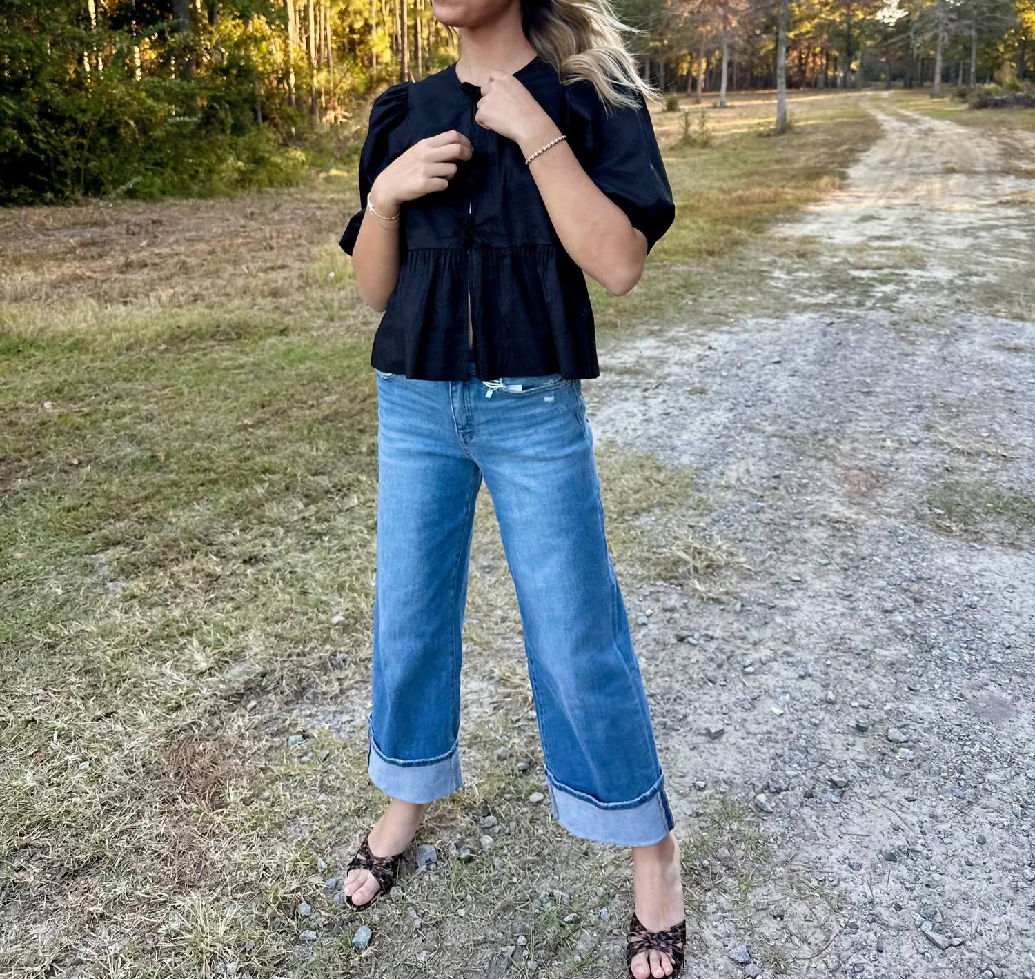 Mable - Peek A Bow Top
