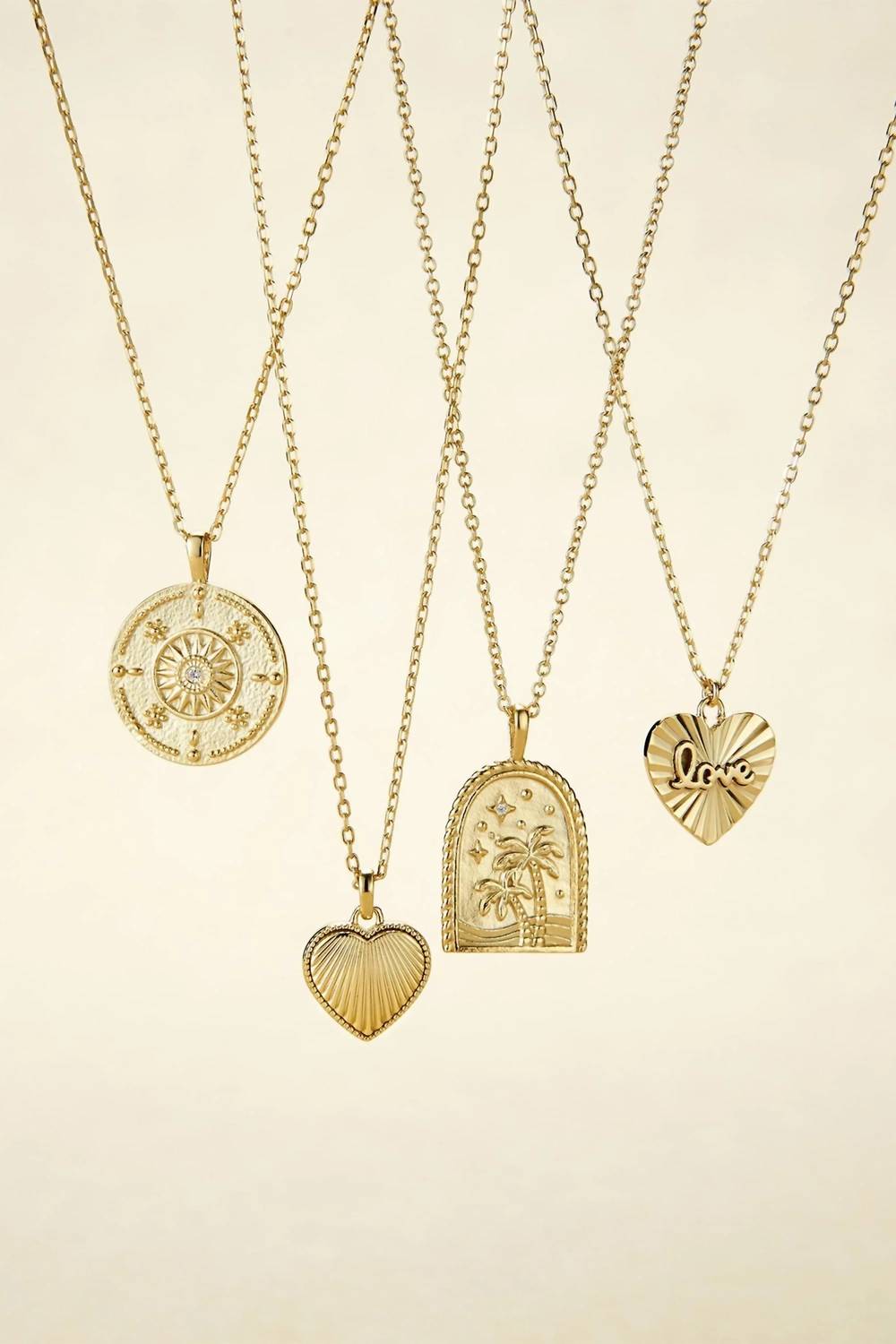 Eklexic - Women's Baby Scalloped Heart Pendant Necklace