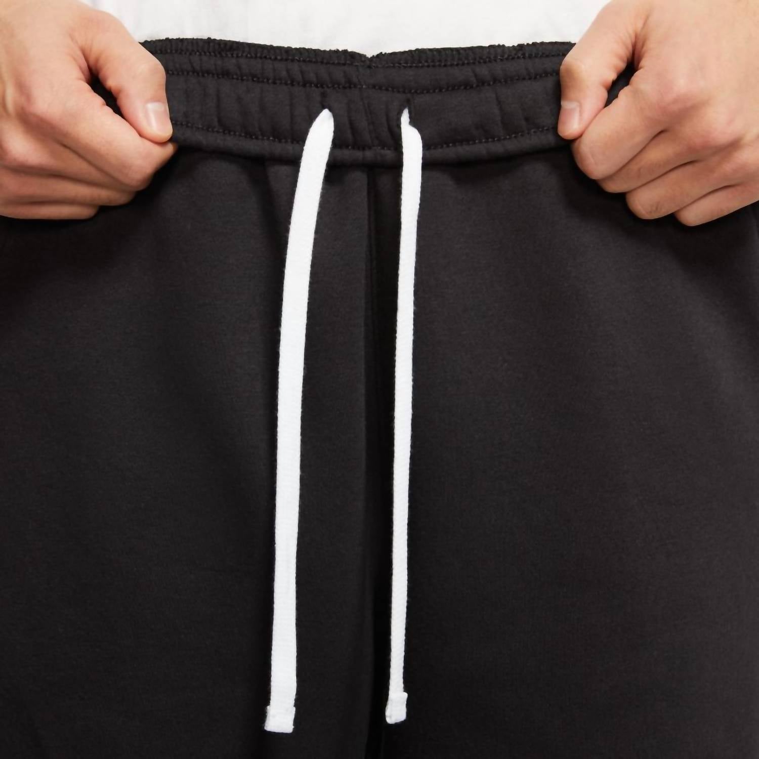 Nike - Men's Sportswear Club Shorts