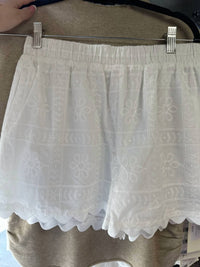 Pinch - Embroidery Detailed Wide Short