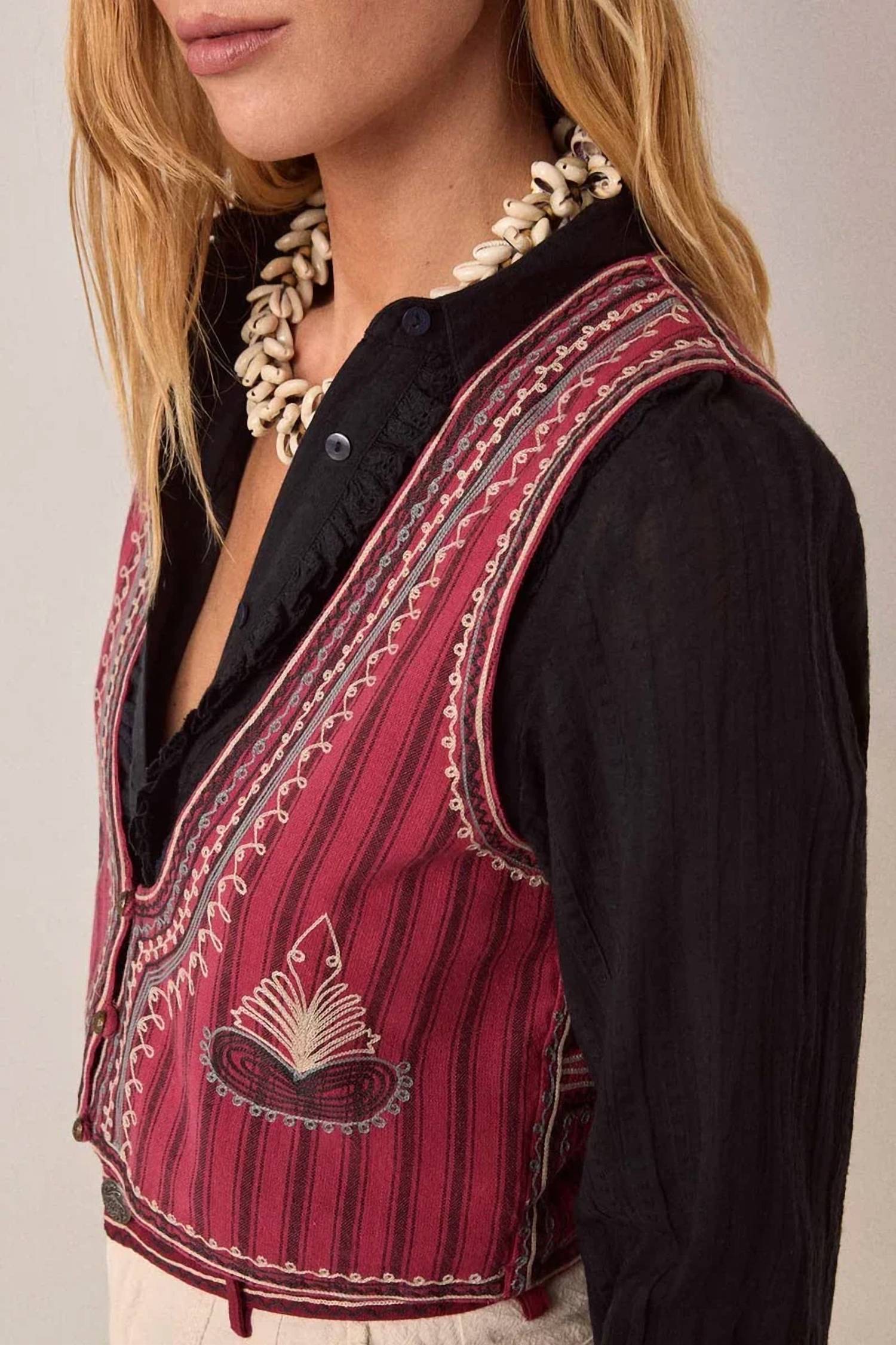 Maison Hotel - Petra Cropped Vest