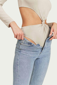 STRONG-SHOULDER CUTOUT BODYSUIT