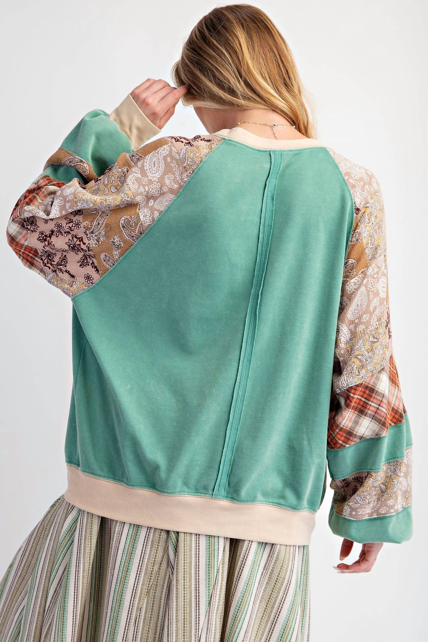 Easel Print Mix Mineral Washed Top in green - women's top - detail view