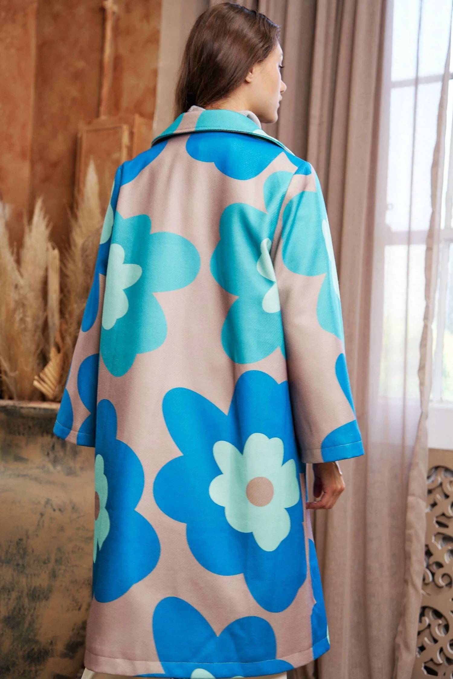 Davi & Dani - Bold Retro Overcoat