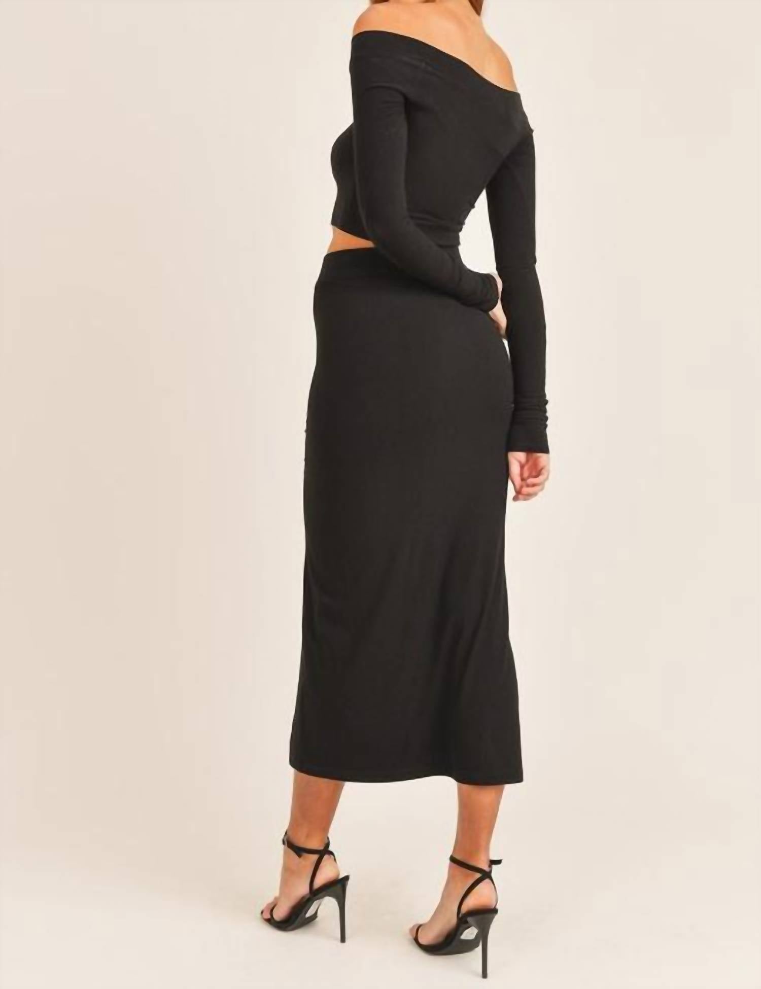 Mable - Spaces Between Long Sleeve Ribbed Top And Fitted Skirt Set
