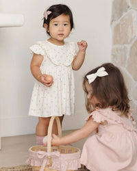 Quincy Mae - Girl's Sleeveless Ruffle V Dress
