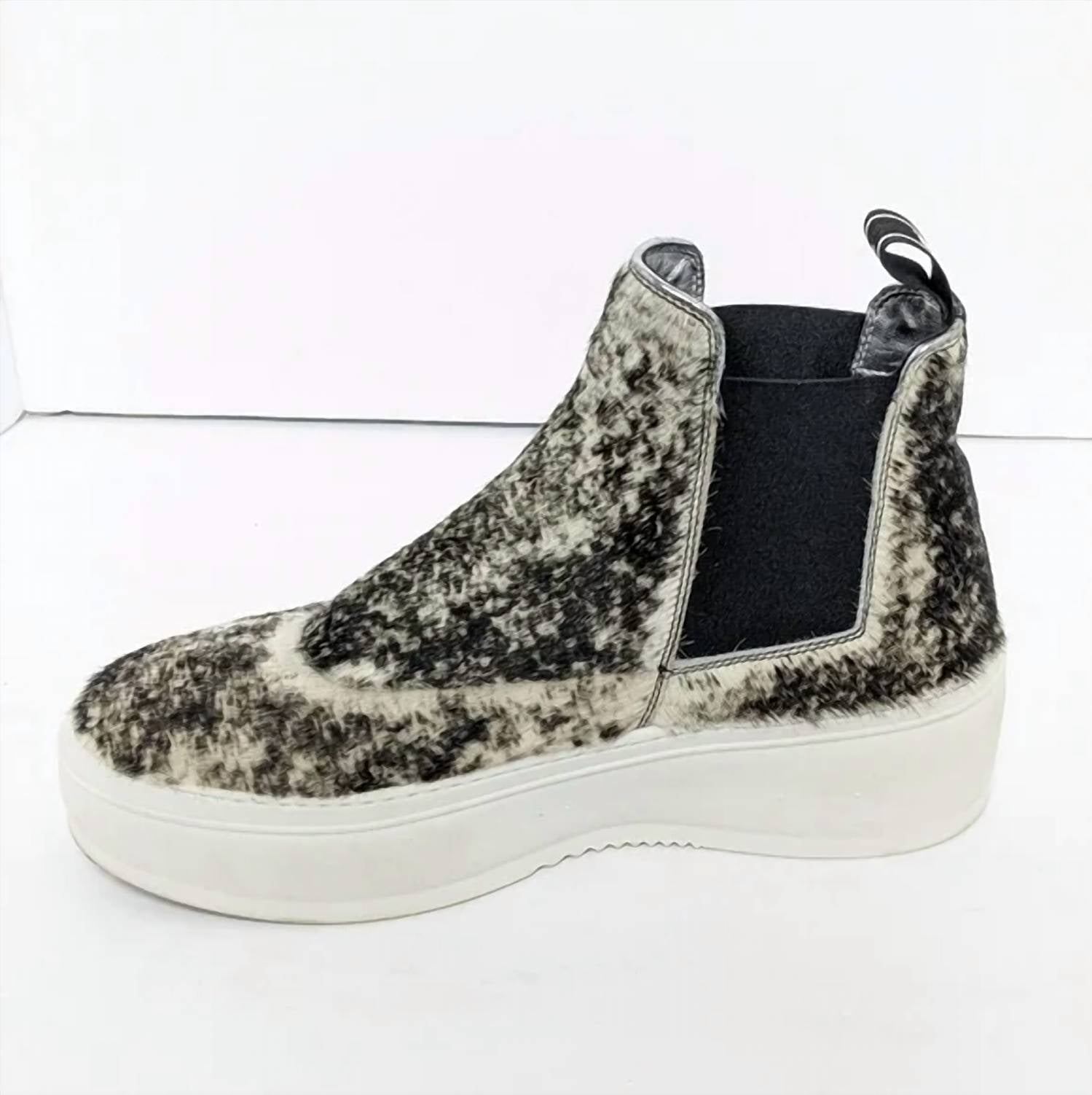 P448 - Women's Lucy Platform Sneaker