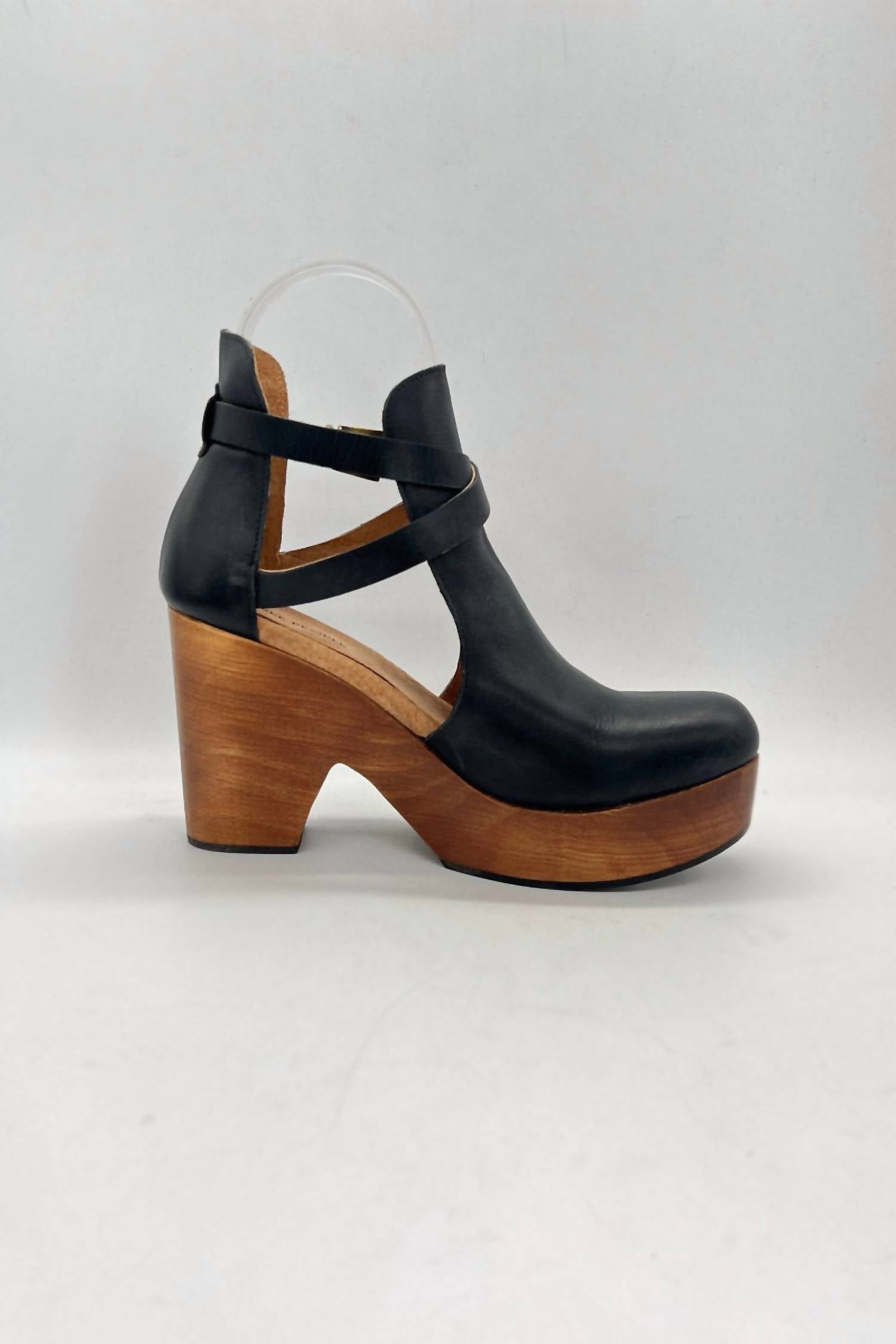 Free People - Women's Cedar Leather Clog Shoes