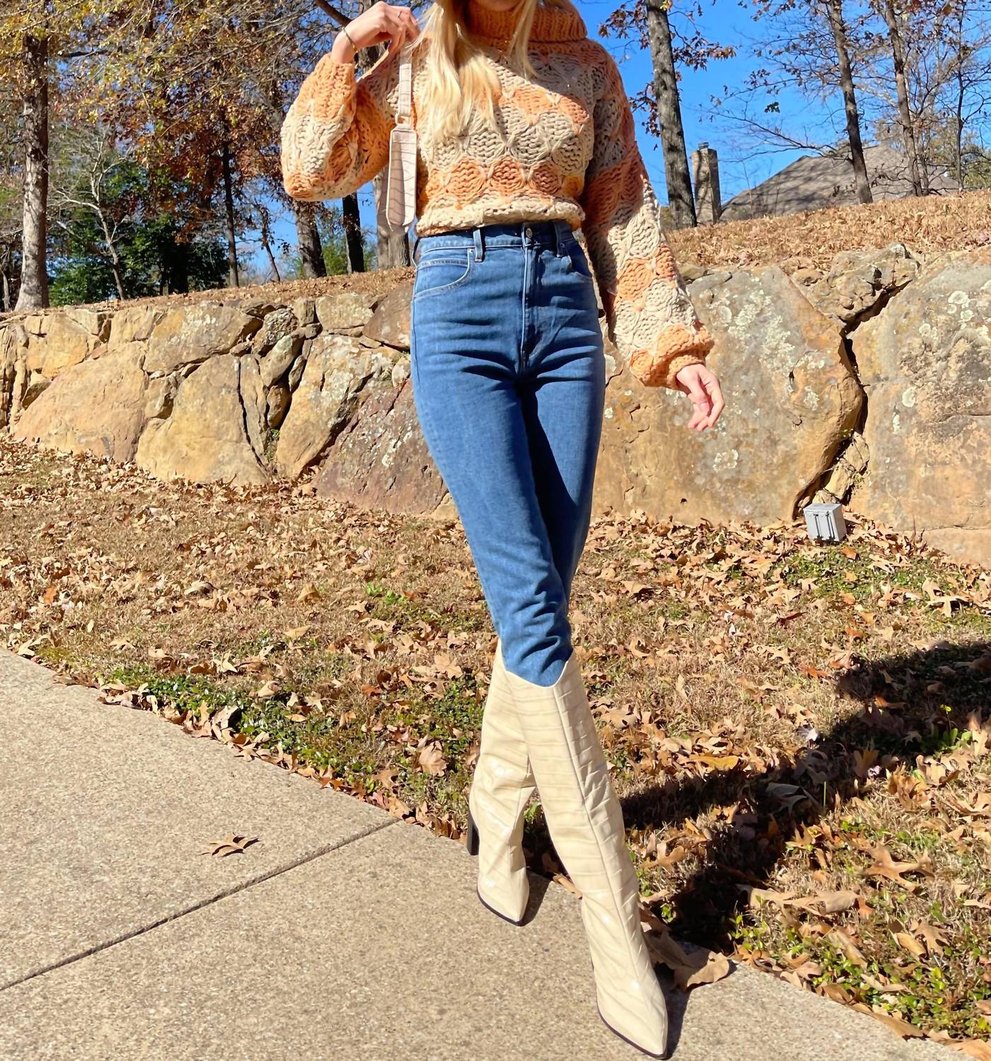 OPEN-KNIT CHUNKY TURTLENECK SWEATER