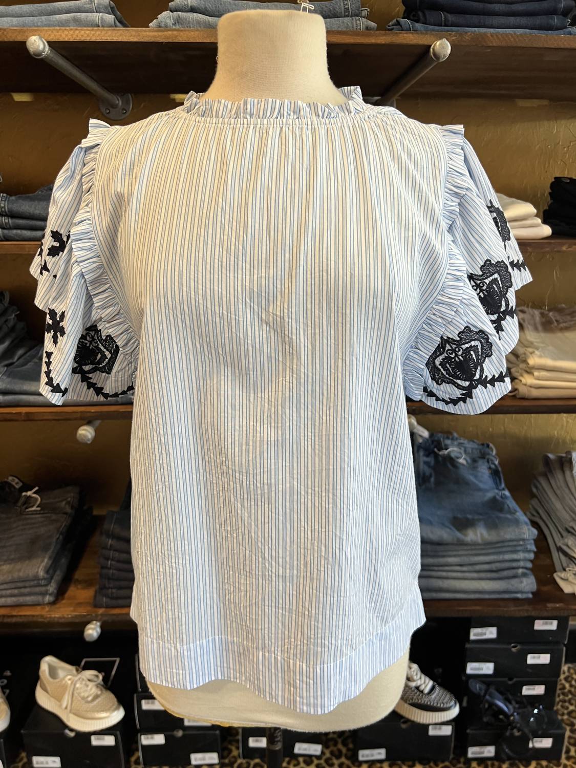 Ivy Jane - blue and white top