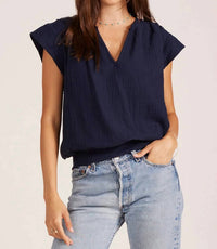 Bobi - gwen split Neck tee