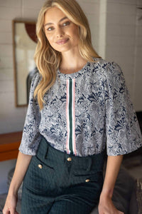 Voy - Stripe Trim Detailed Floral Half Sleeve Top
