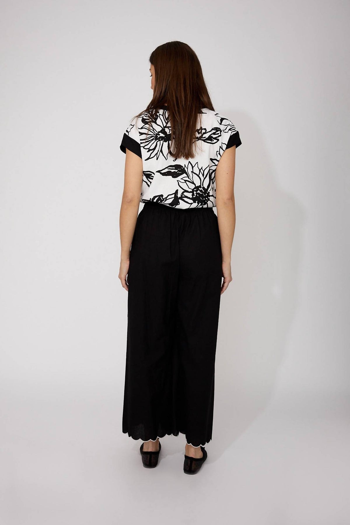 Frank Lyman - Floral Embroidered Wide-leg Trousers