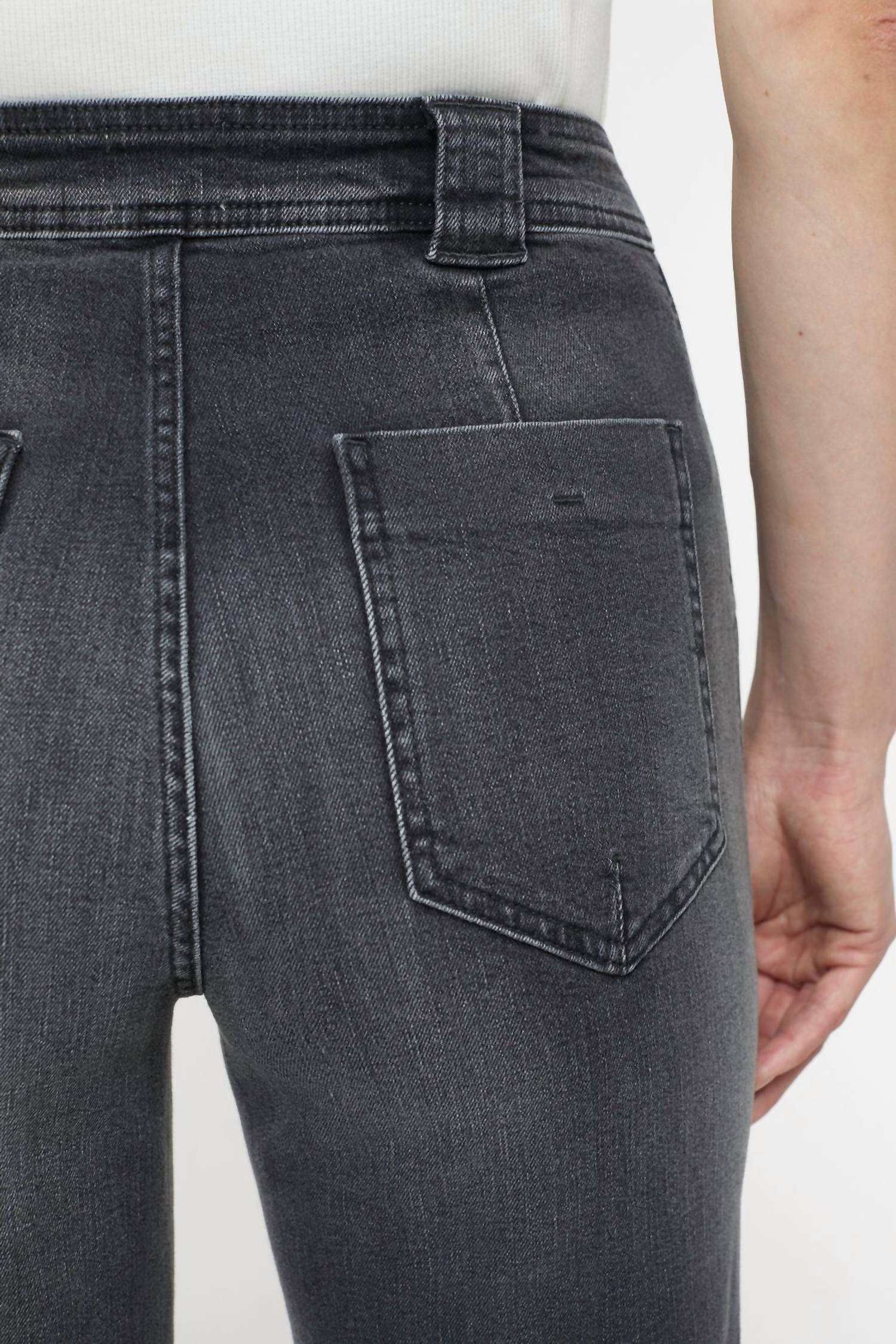 Closed - Aria Straight Leg Jean