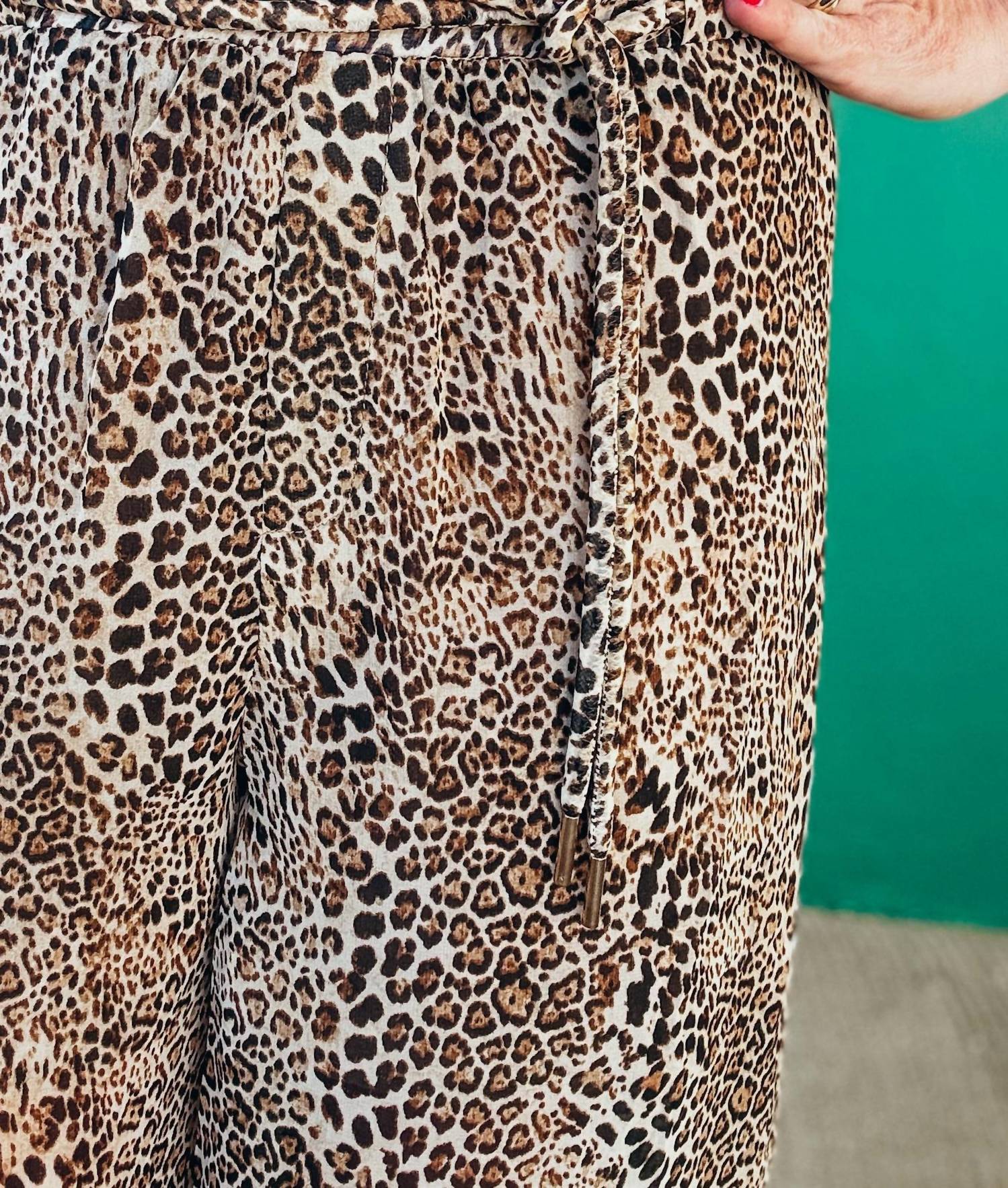 Dress Forum - Ashley Looped Belt Wide Leg Pants